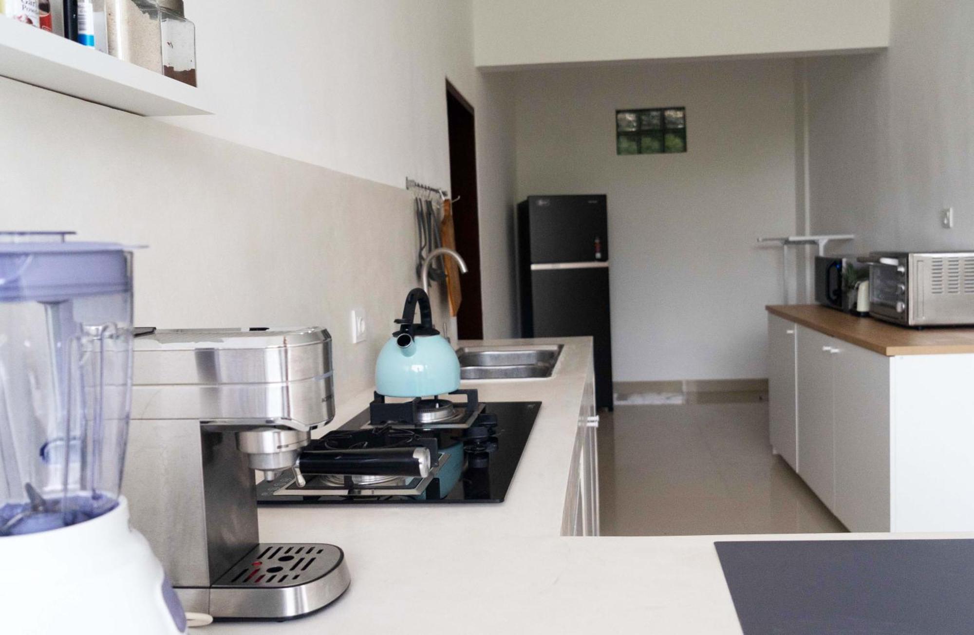 Shortcut Breeze Guest House Canggu Buitenkant foto